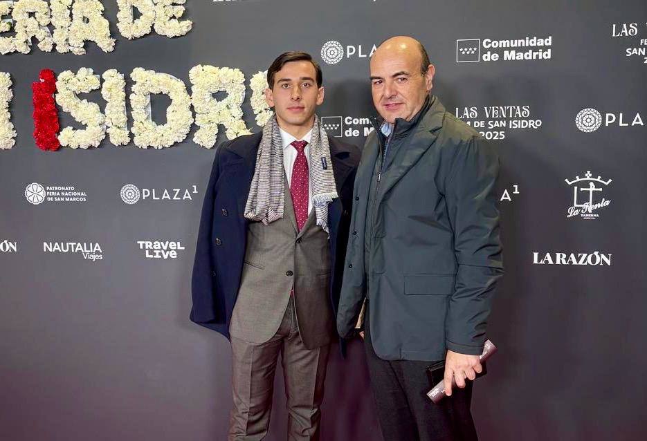 Salmantinos en la pasarela de estrellas de la gala de San Isidro 2025 en la primera plaza del mundo