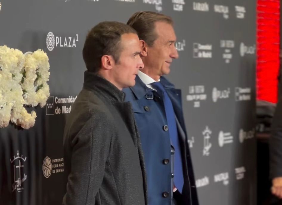 Salmantinos en la pasarela de estrellas de la gala de San Isidro 2025 en la primera plaza del mundo