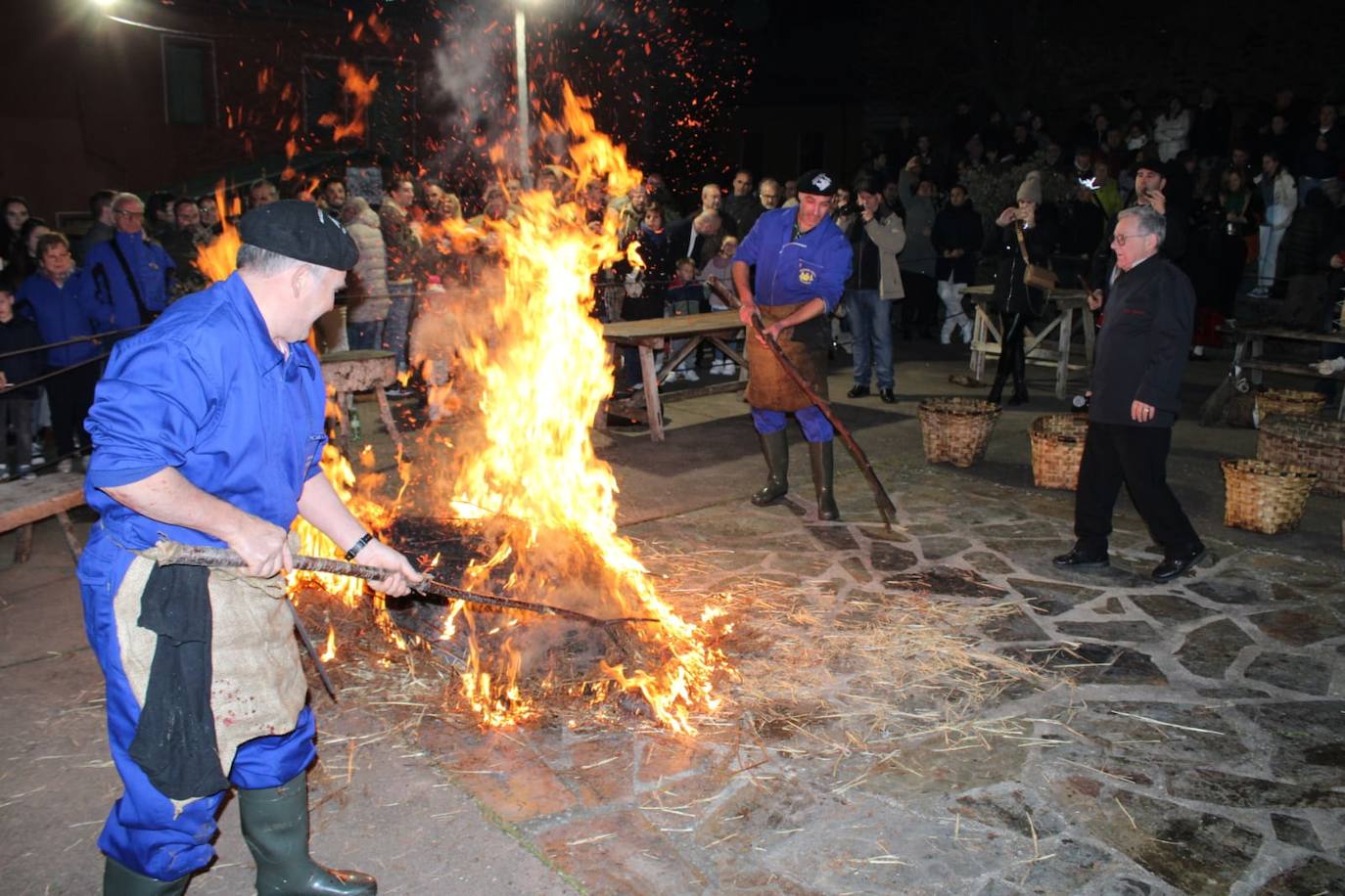 Guijuelo disfruta de su matanza nocturna