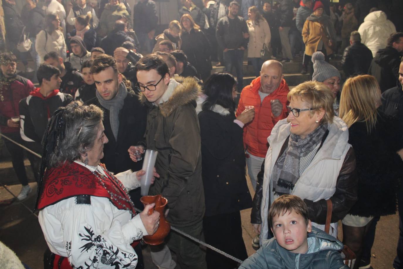 Guijuelo disfruta de su matanza nocturna