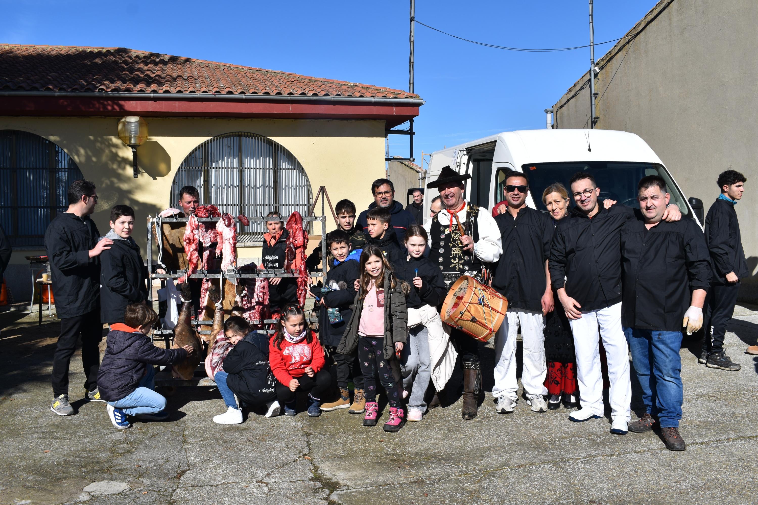 Sieteiglesias de Tormes celebra la matanza con un cerdo de 160 kilos