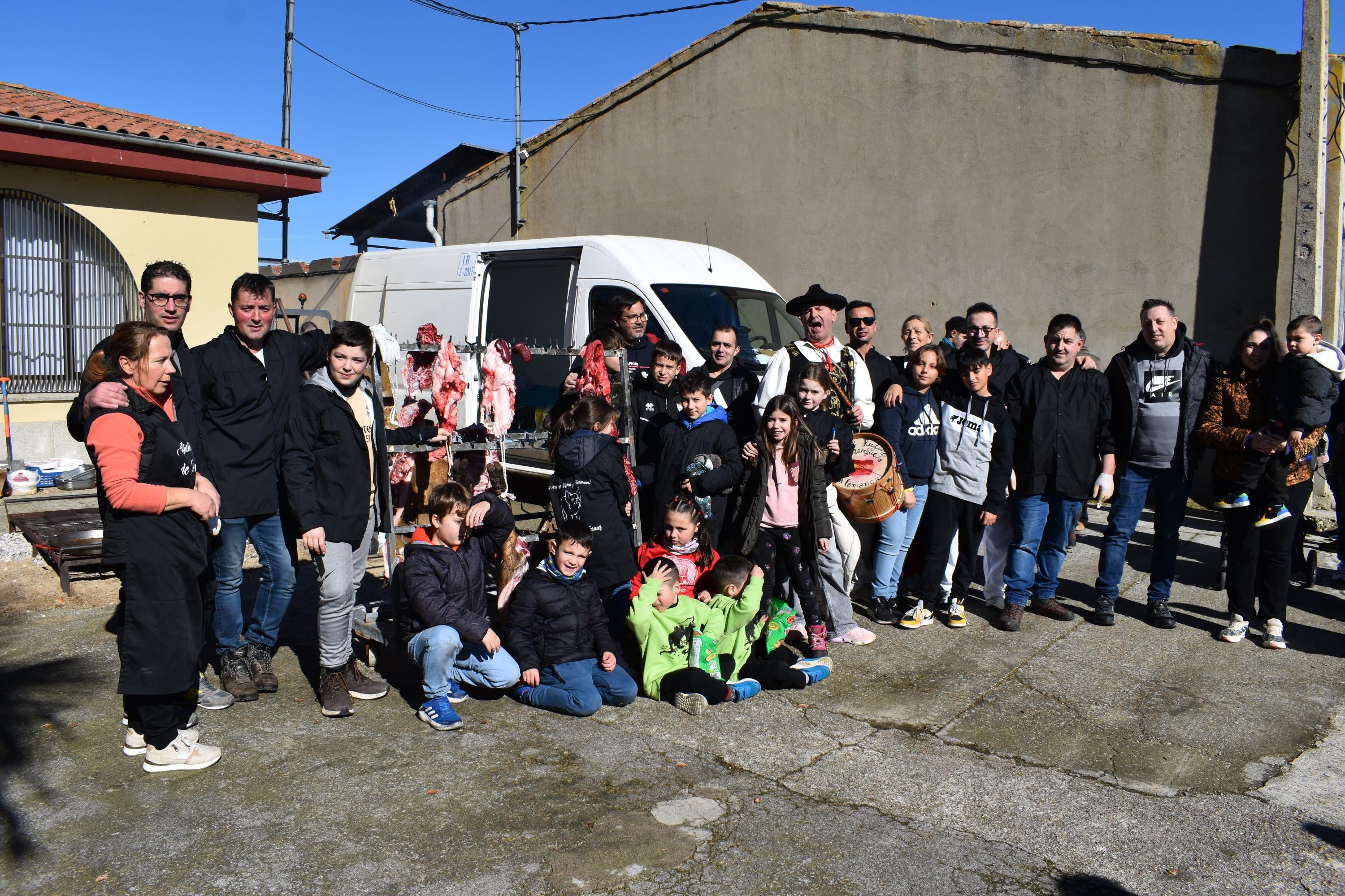 Sieteiglesias de Tormes celebra la matanza con un cerdo de 160 kilos