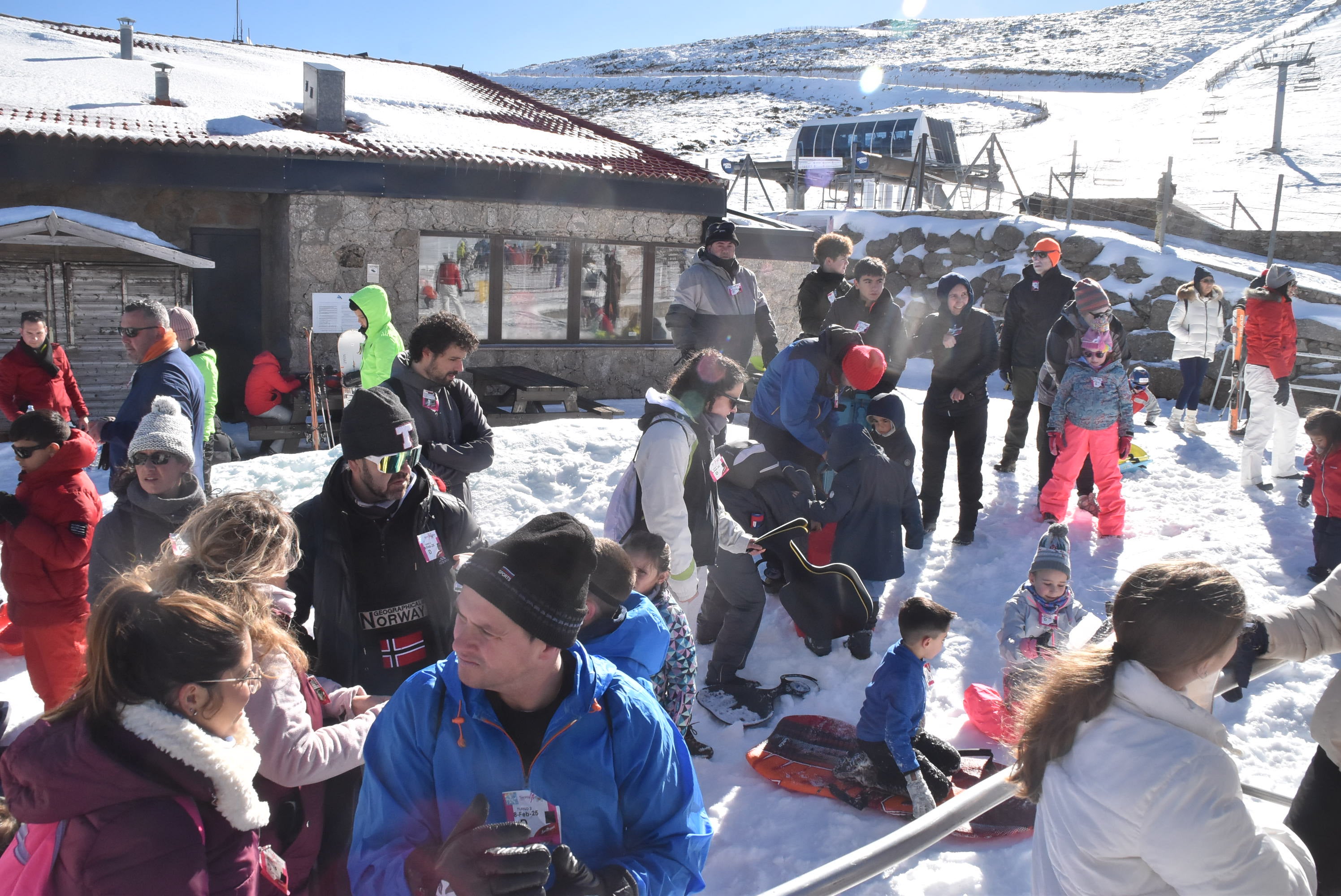 Lleno en La Covatilla en el inicio de la temporada con apertura de Debutantes