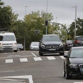 Coches circulando por Salamanca.