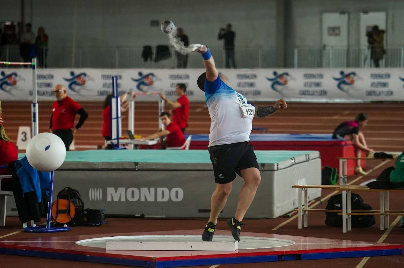 Las mejores imágenes de una gran tarde de atletismo culminada con el carrerón de Eva Santidrián