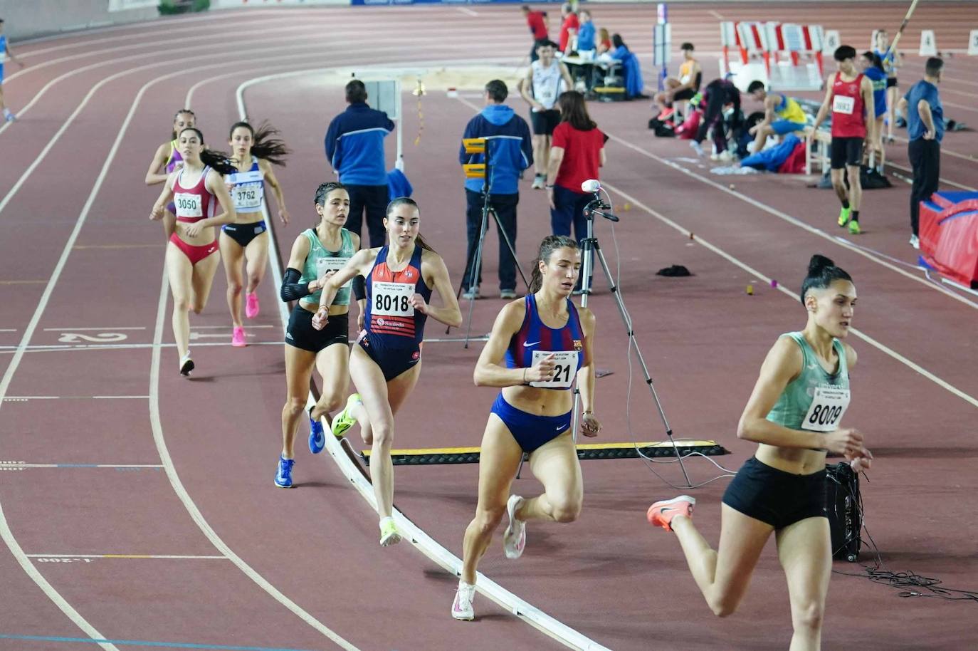 Las mejores imágenes de una gran tarde de atletismo culminada con el carrerón de Eva Santidrián