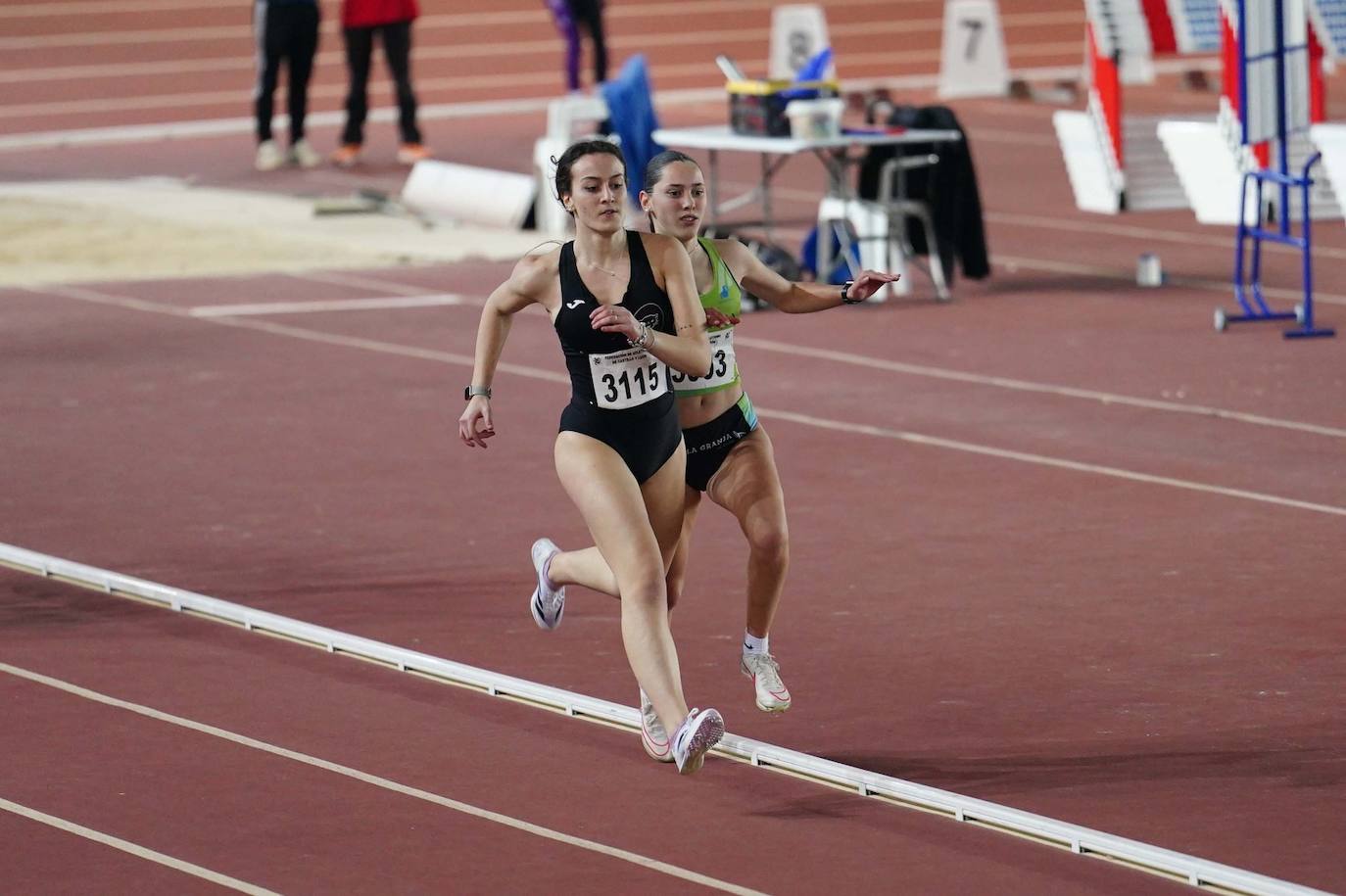 Las mejores imágenes de una gran tarde de atletismo culminada con el carrerón de Eva Santidrián