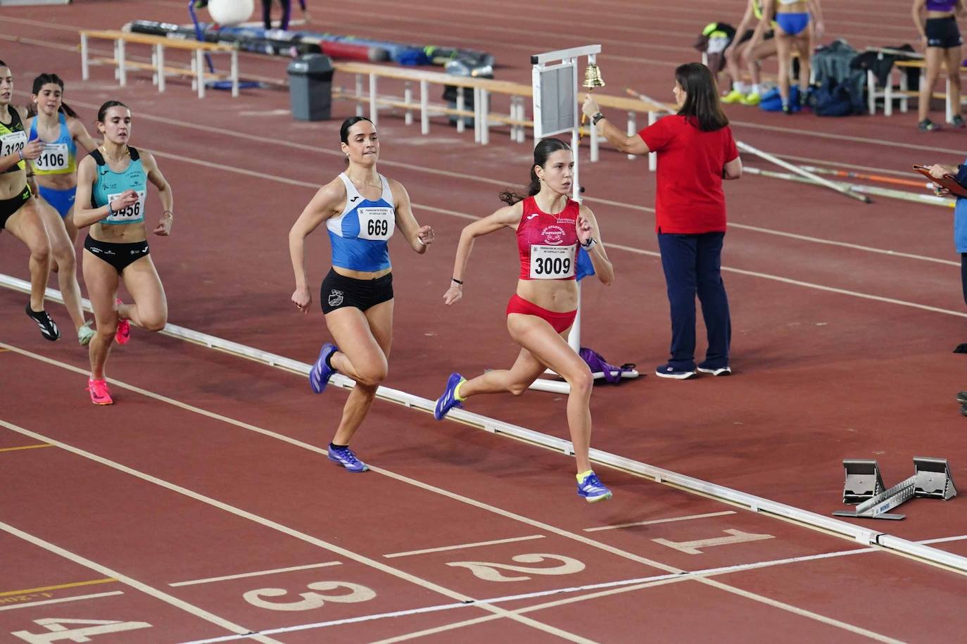 Las mejores imágenes de una gran tarde de atletismo culminada con el carrerón de Eva Santidrián