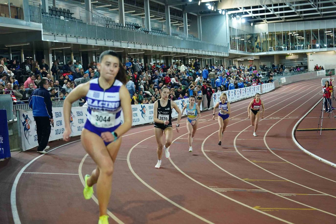 Las mejores imágenes de una gran tarde de atletismo culminada con el carrerón de Eva Santidrián