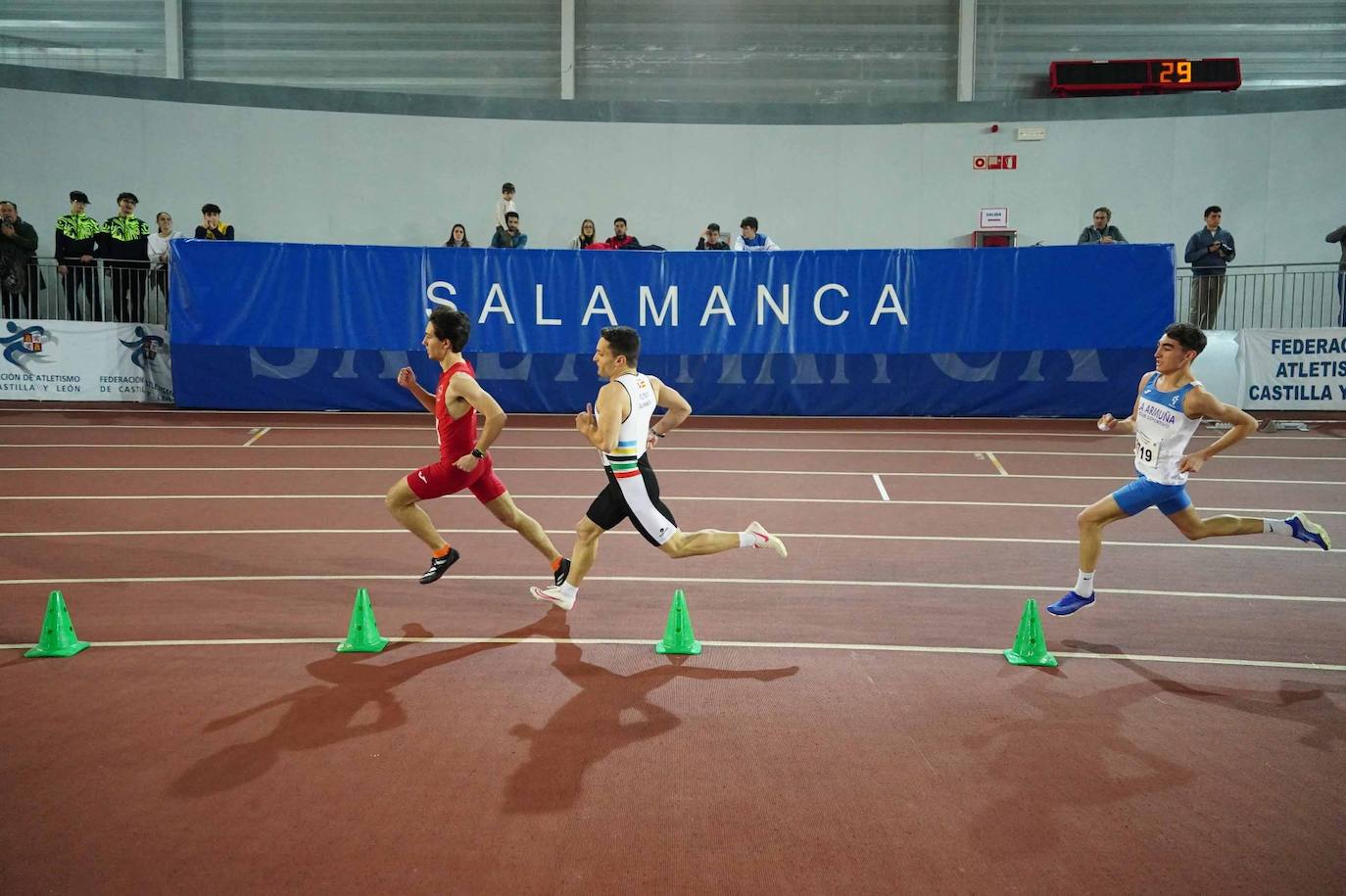 Las mejores imágenes de una gran tarde de atletismo culminada con el carrerón de Eva Santidrián