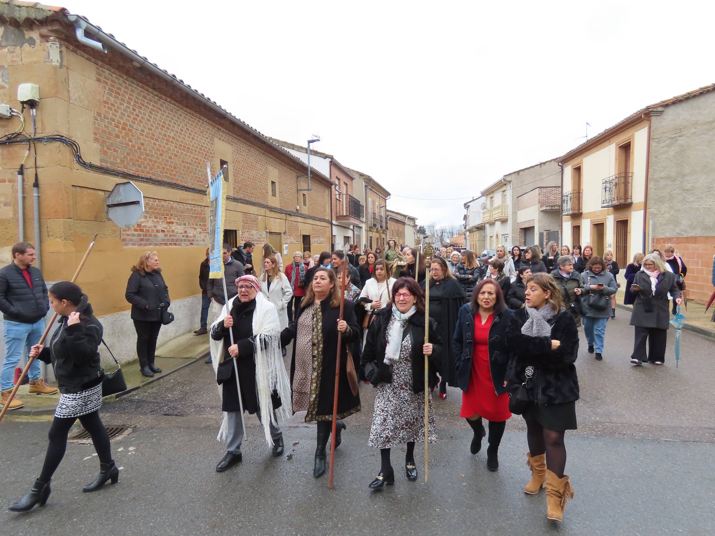 Una aguedera mayor, 63 mujeres y 14 mayordomas en Babilafuente