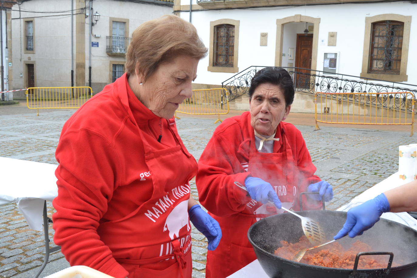 La tradición de la matanza reluce en Lumbrales