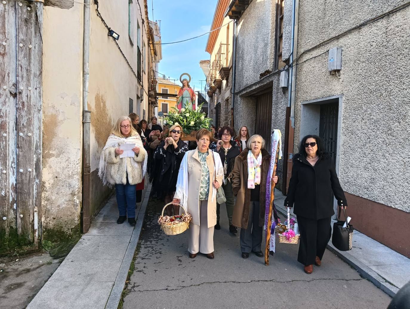 Animada celebración de las águedas en Linares de Riofrío