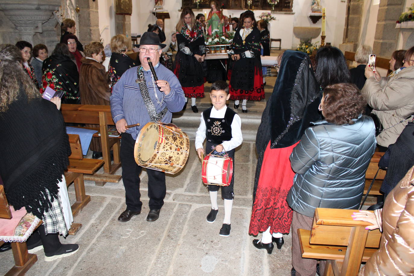 Las mujeres de Los Santos se vuelcan con las celebraciones en honor a Santa Águeda