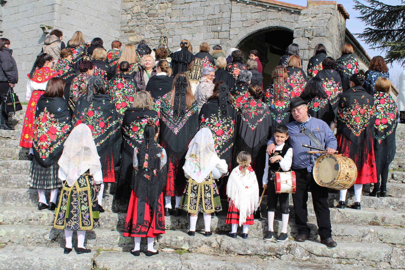 Las mujeres de Los Santos se vuelcan con las celebraciones en honor a Santa Águeda