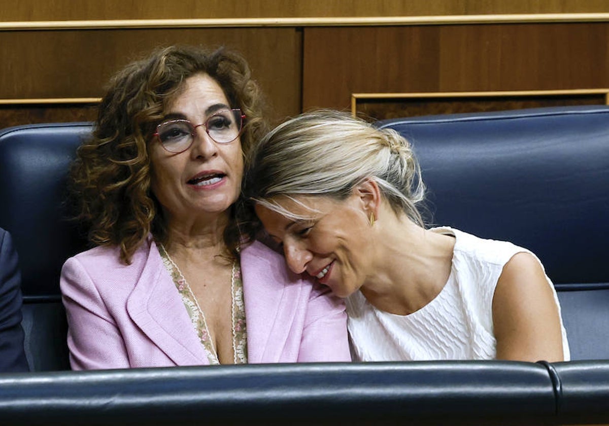 Las ministras María Jesús Montero y Yolanda Díaz.