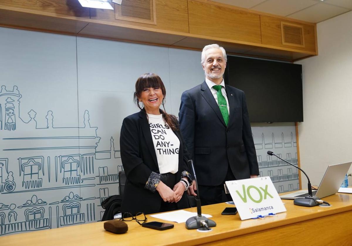 María Carpio y Alejandro Pérez de la Sota, antes de empezar la rueda de prensa ofrecida en la mañana de este martes, 11 de febrero.