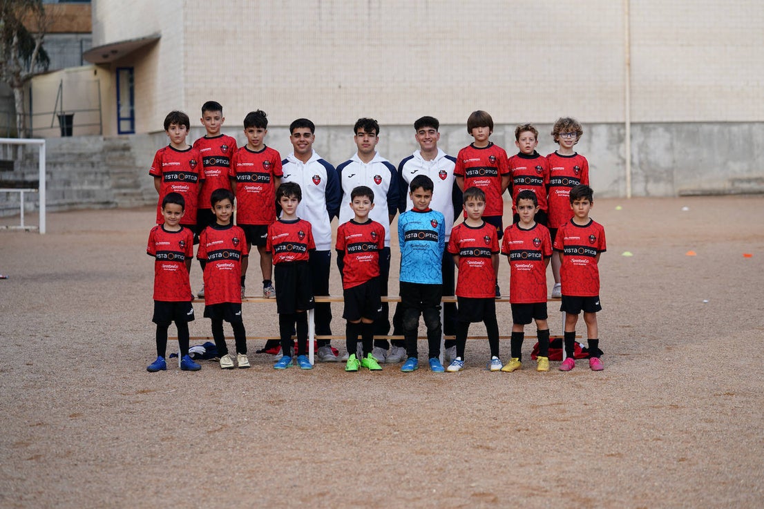 De debutantes a alevines: el Calasanz es formación | La Gaceta de Salamanca