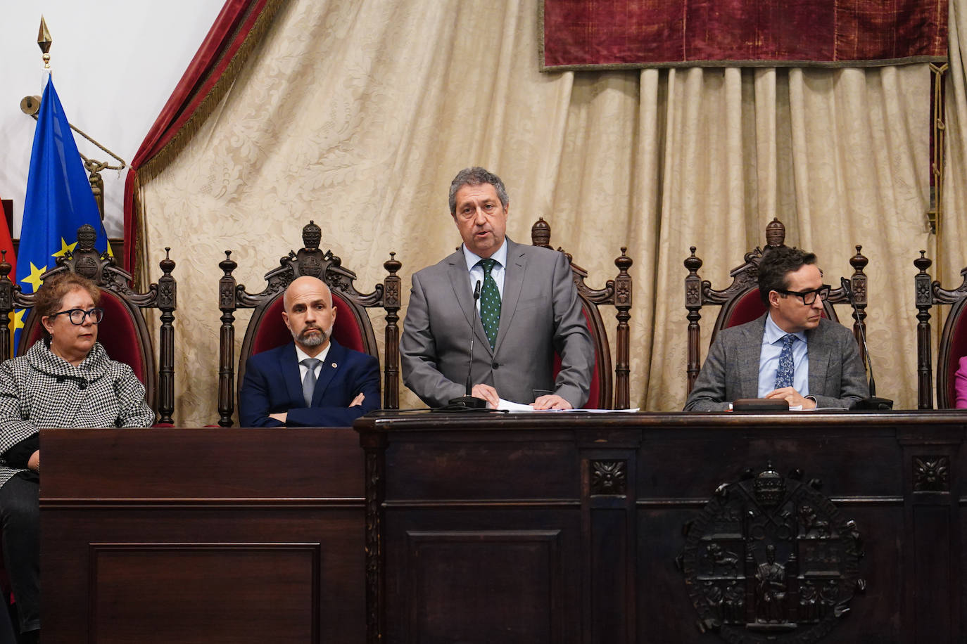 La Universidad rinde homenaje al personal técnico, de gestión y de administración y servicios