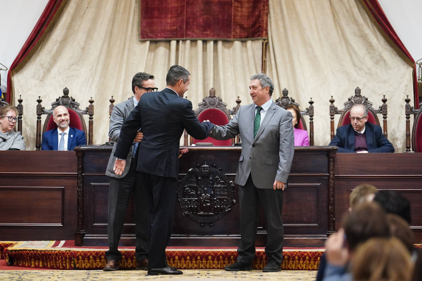 La Universidad rinde homenaje al personal técnico, de gestión y de administración y servicios