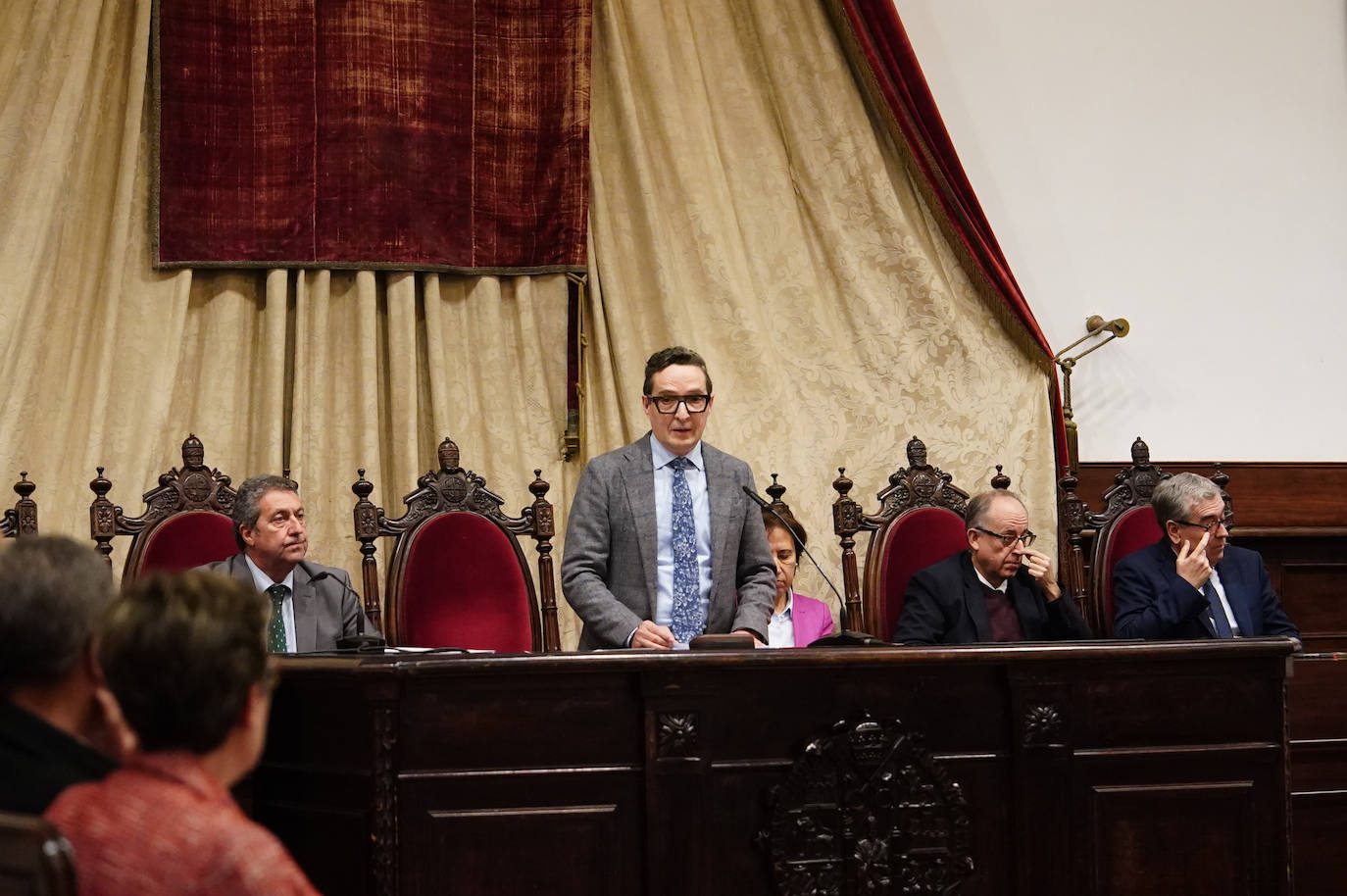 La Universidad rinde homenaje al personal técnico, de gestión y de administración y servicios