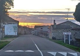 Entrada de la localidad de El Arco.