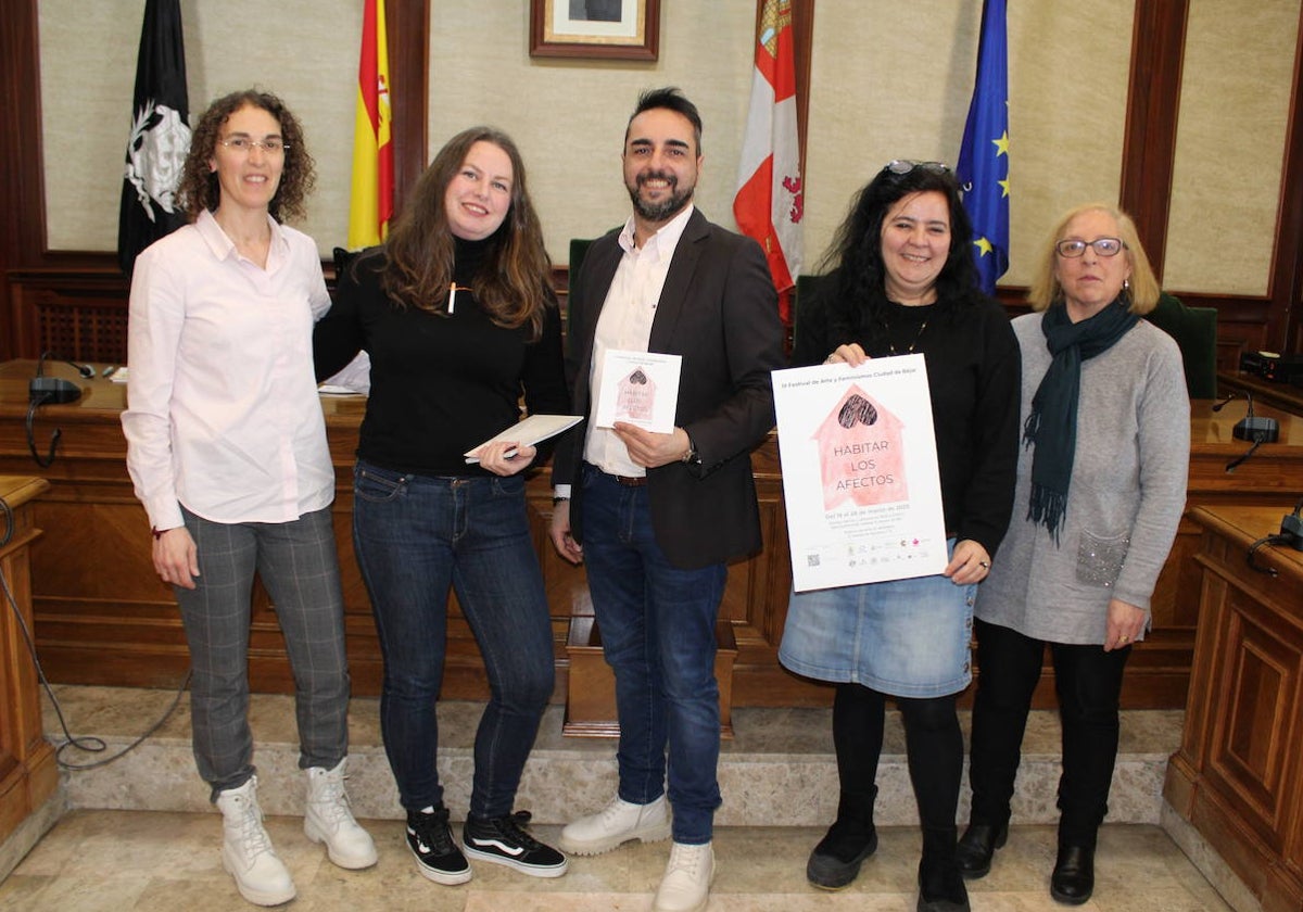 Mayte Hernández, Raquel Calvo, Javier H. Carrión, Adriana López y Maite Crego.