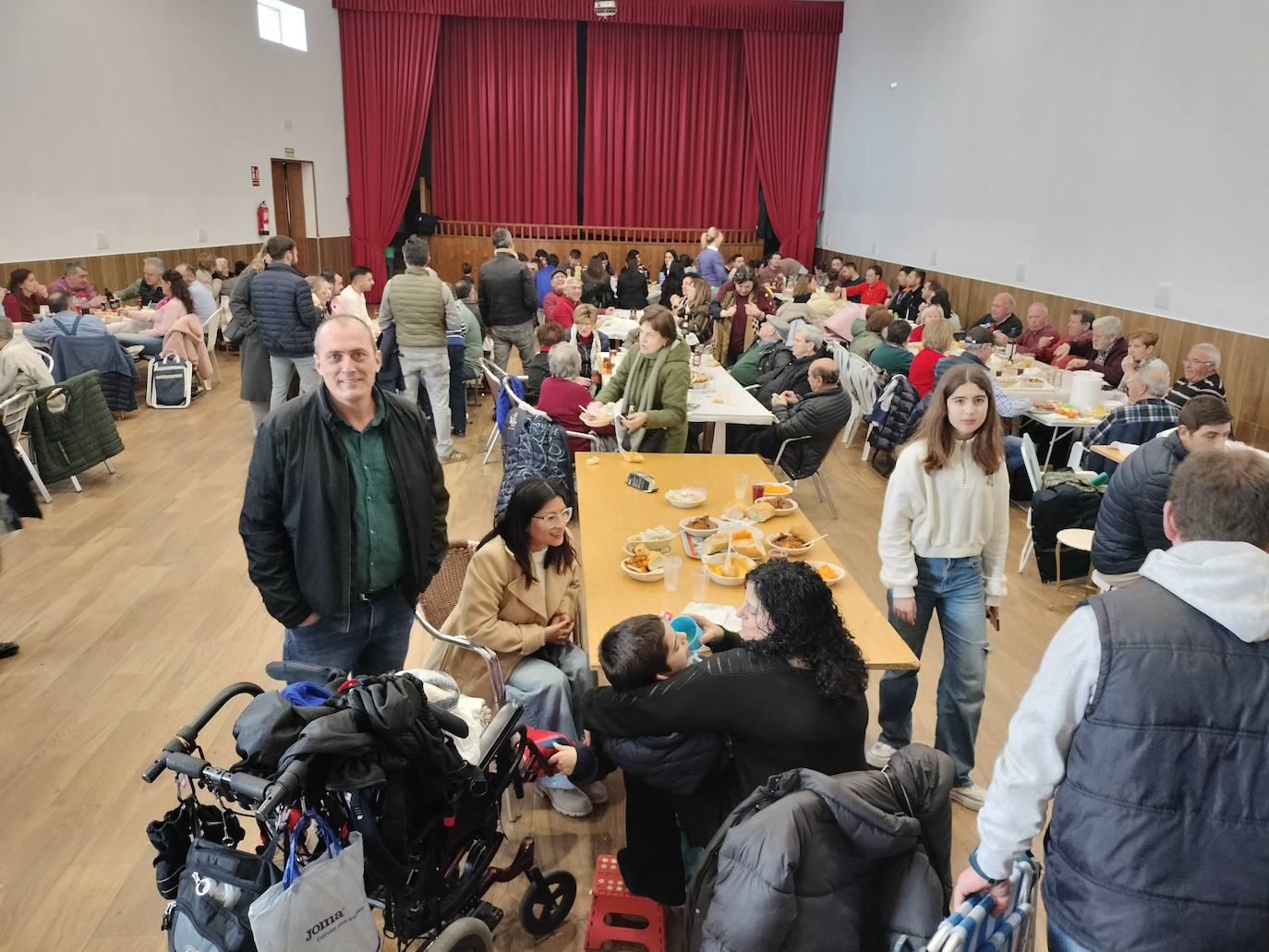 Santibáñez de Béjar disfruta de una multitudinaria fiesta de la matanza