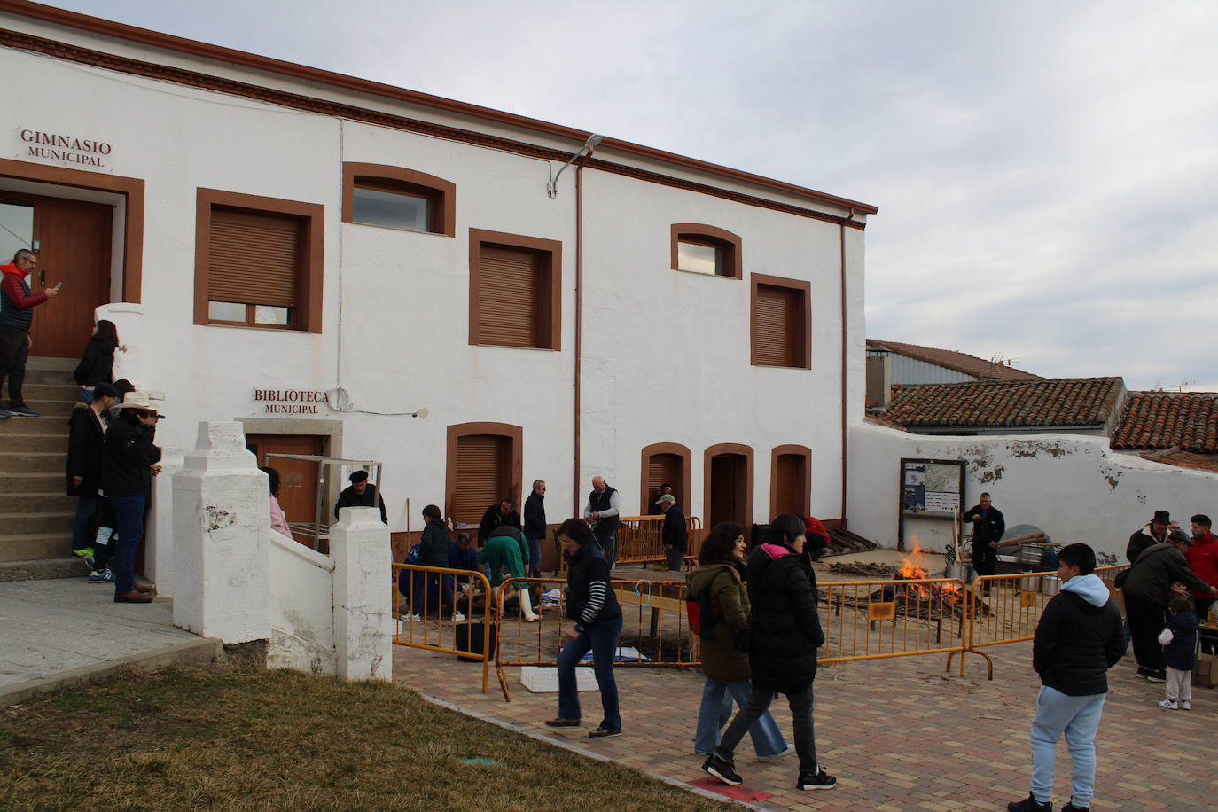 Santibáñez de Béjar disfruta de una multitudinaria fiesta de la matanza