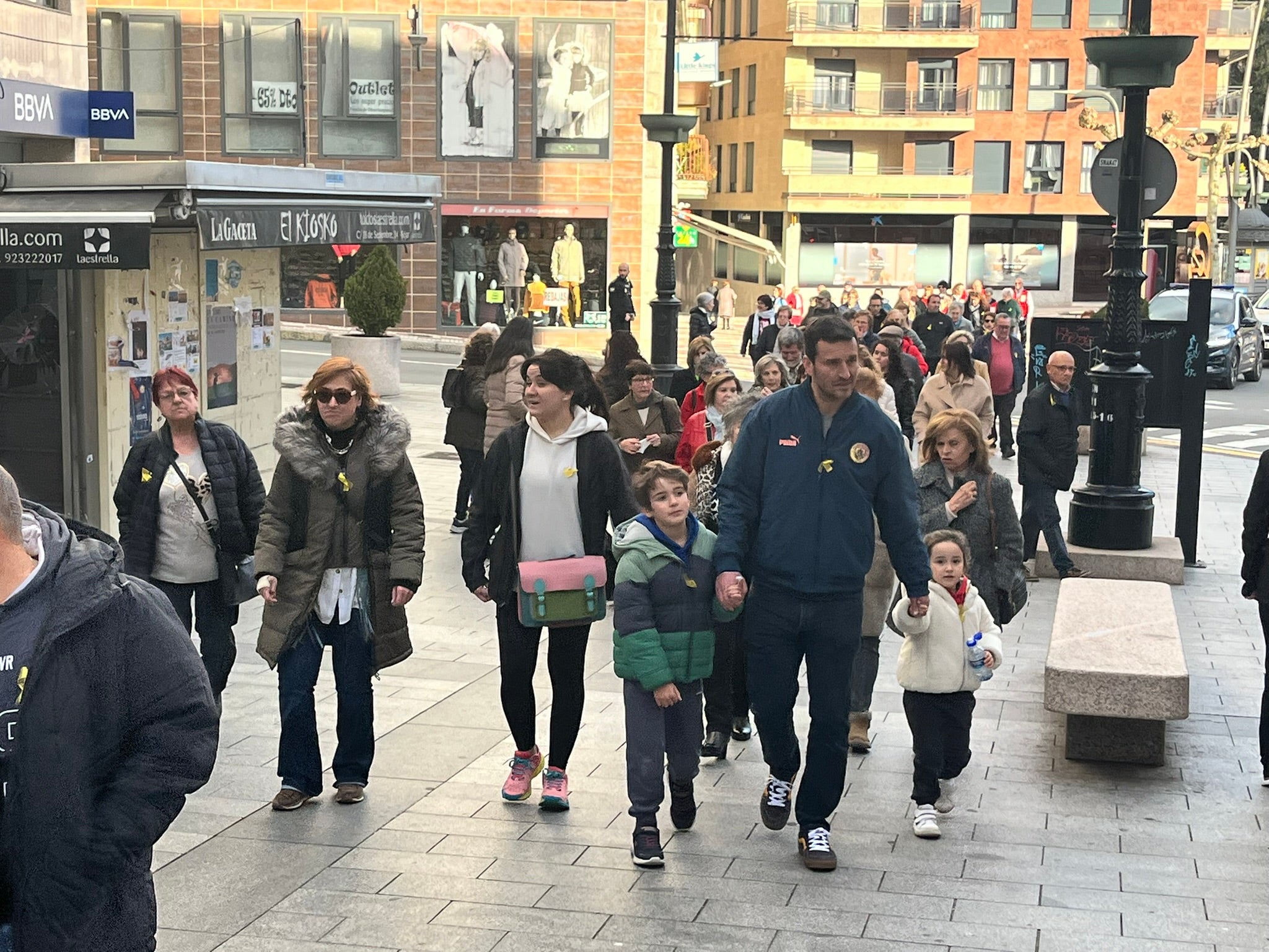 Béjar colabora con la lucha contra el cáncer infantil en la V marcha dorada