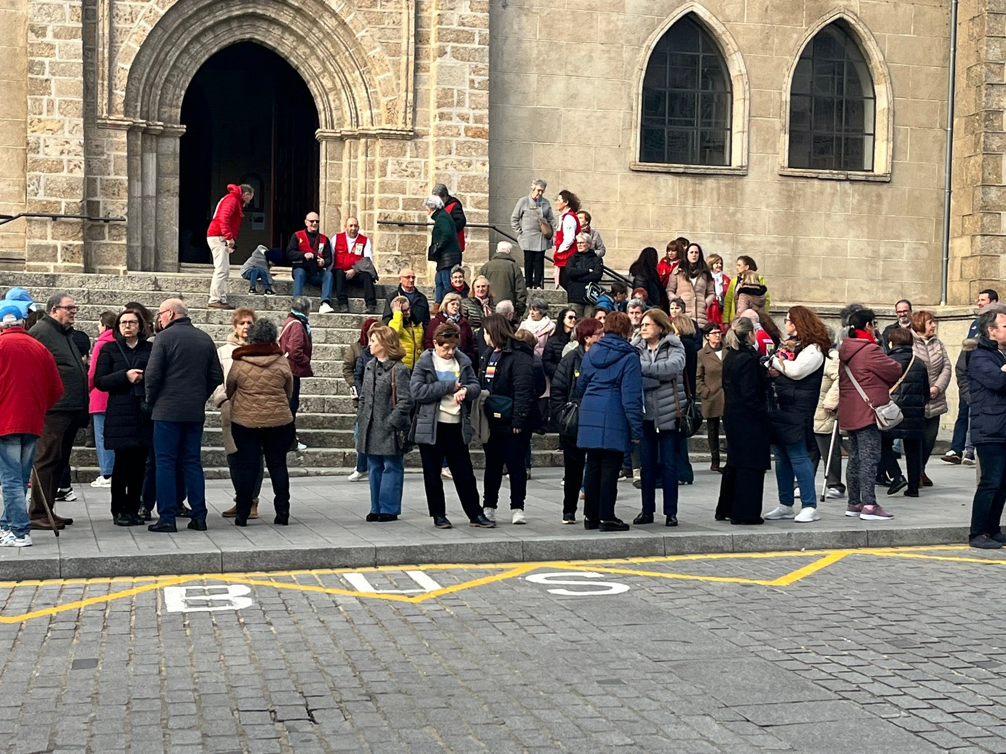 Béjar colabora con la lucha contra el cáncer infantil en la V marcha dorada