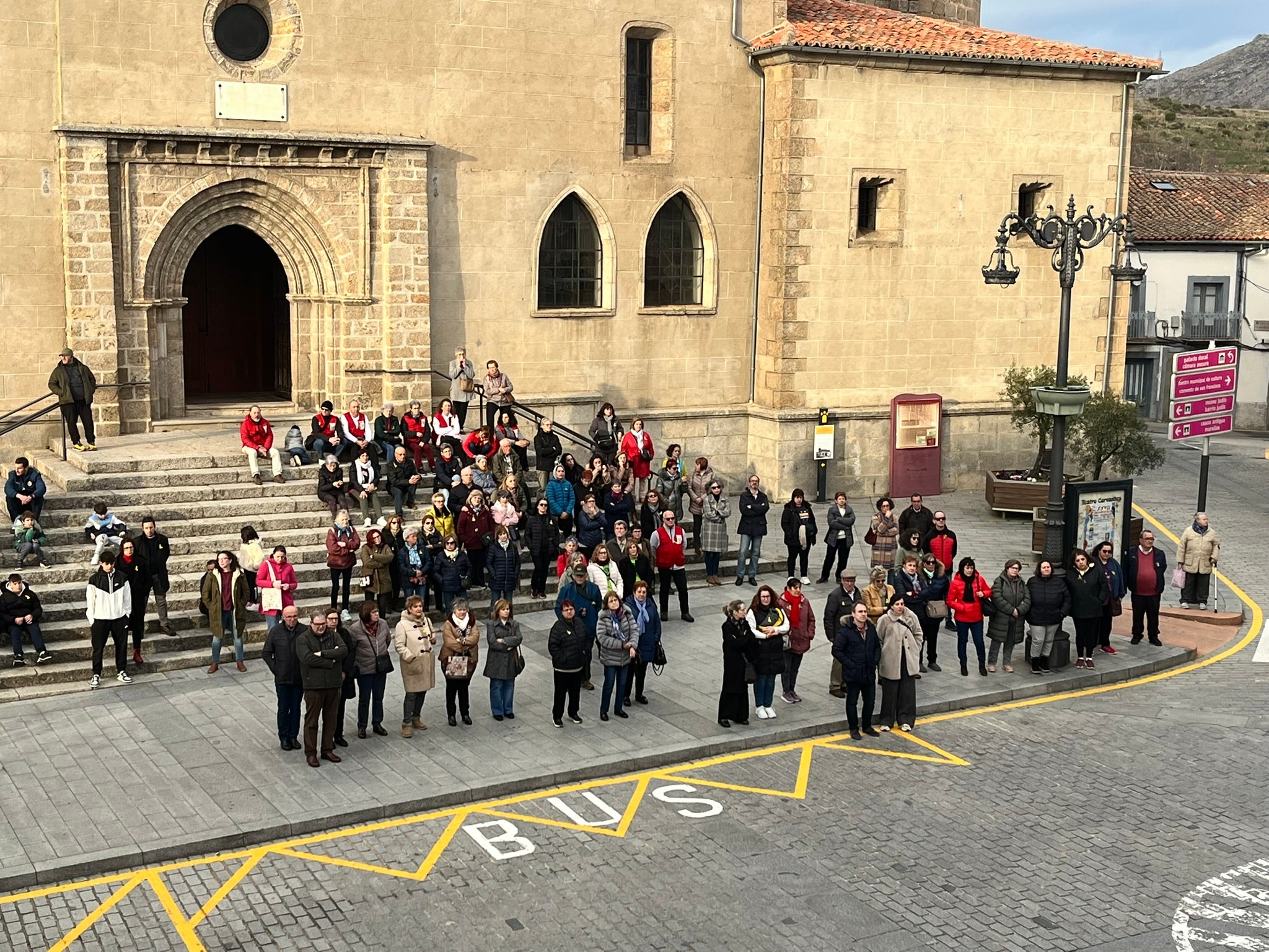 Béjar colabora con la lucha contra el cáncer infantil en la V marcha dorada