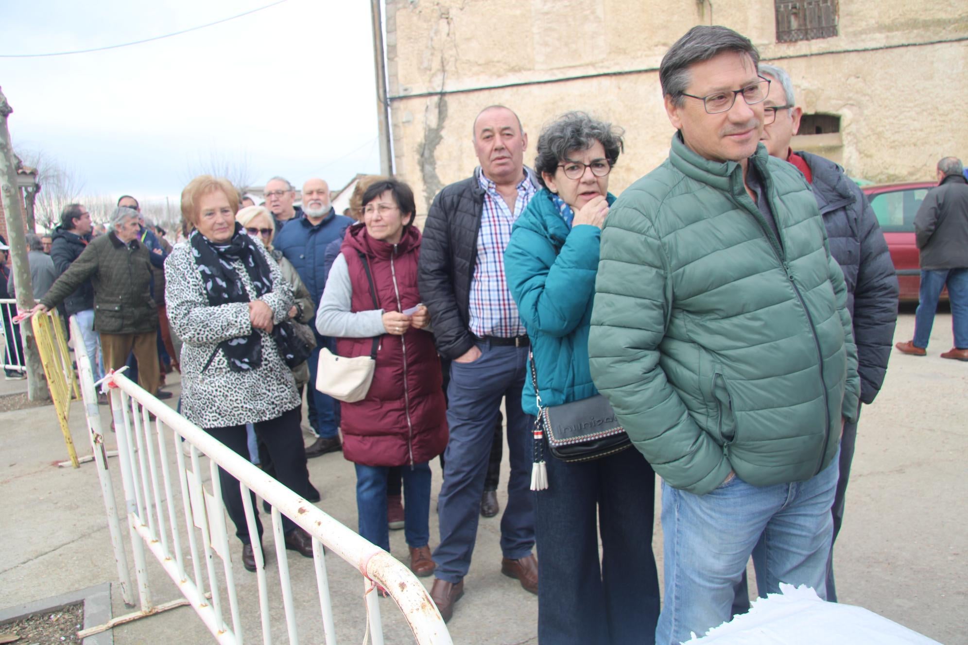 El público honra la fiesta de la matanza tradicional en Matilla de los Caños