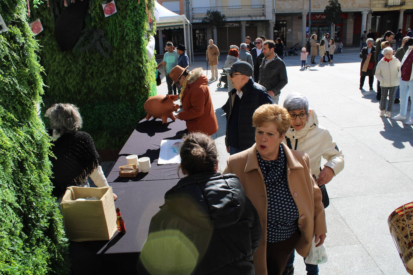 Guijuelo disfruta de una animada fiesta del mondongo