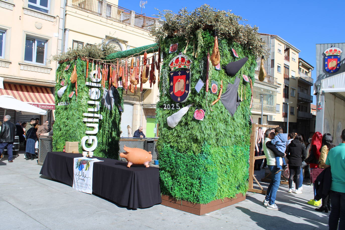 Guijuelo disfruta de una animada fiesta del mondongo