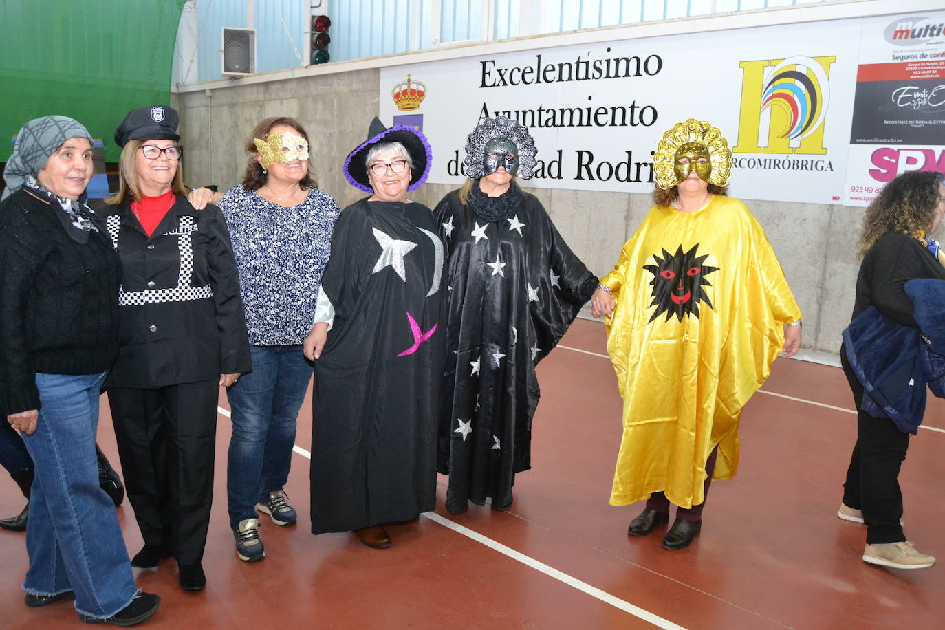 El grupo de mujeres “Amanecer” de Ciudad Rodrigo vive su fiesta de Carnaval