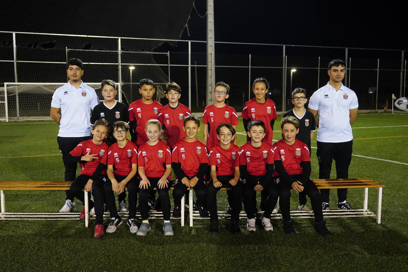 Arriba (de izquierda a derecha): Marcos Caballero (entrenador), Emilio Iglesias, José Alejandro, Manuel García, David Fraile, Daniella Canut, Diego Pérez y Sergio Santiago (entrenador). Abajo (de izquierda a derecha): Jorge Bustos, Héctor Pérez, Isabel, Guille, Héctor, Alexis y Mario.