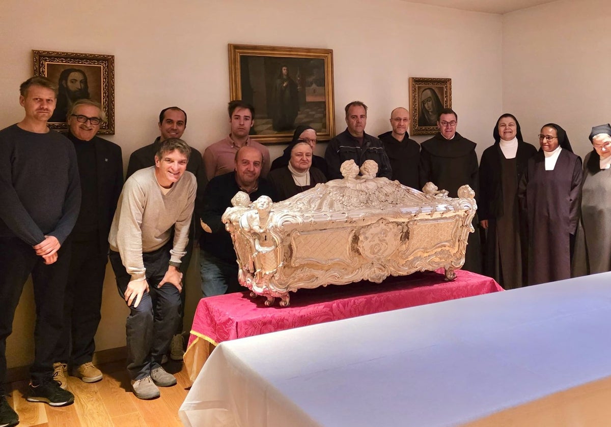 El equipo italiano regresa a Alba y retoma el estudio del sepulcro de Santa Teresa