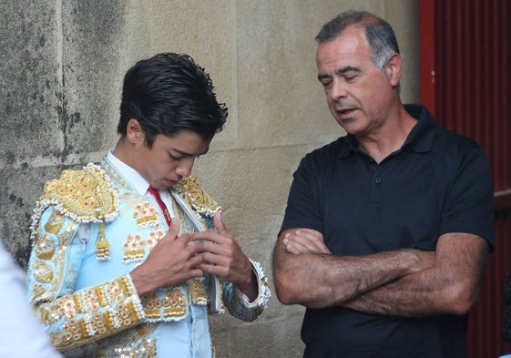 Marco Pérez, junto a José Ramón Martín en el patio de cuadrillas de Plasaencia.