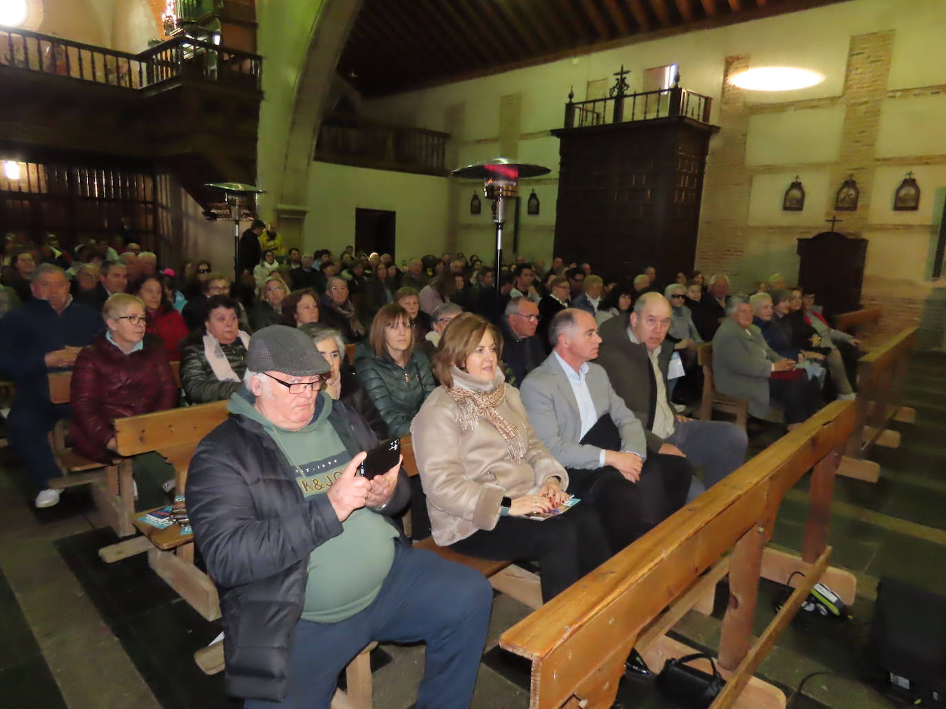 La iglesia de Zorita de la Frontera se llena con la música gospel