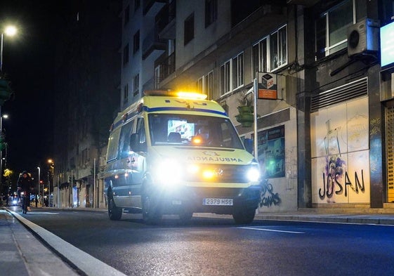 Ambulancia del Sacyl en una intervención nocturna.