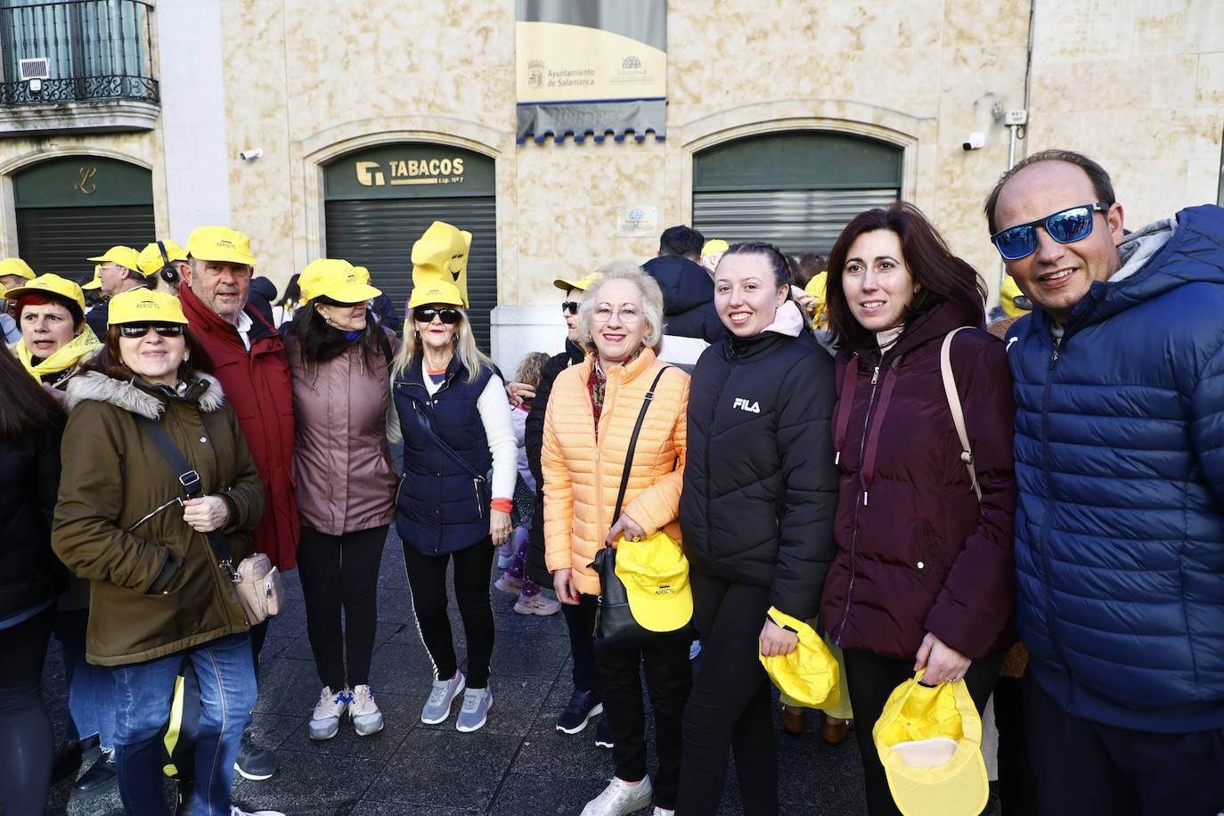 La marcha solidaria por las enfermedades raras &#039;tiñe&#039; de amarillo las calles de Salamanca