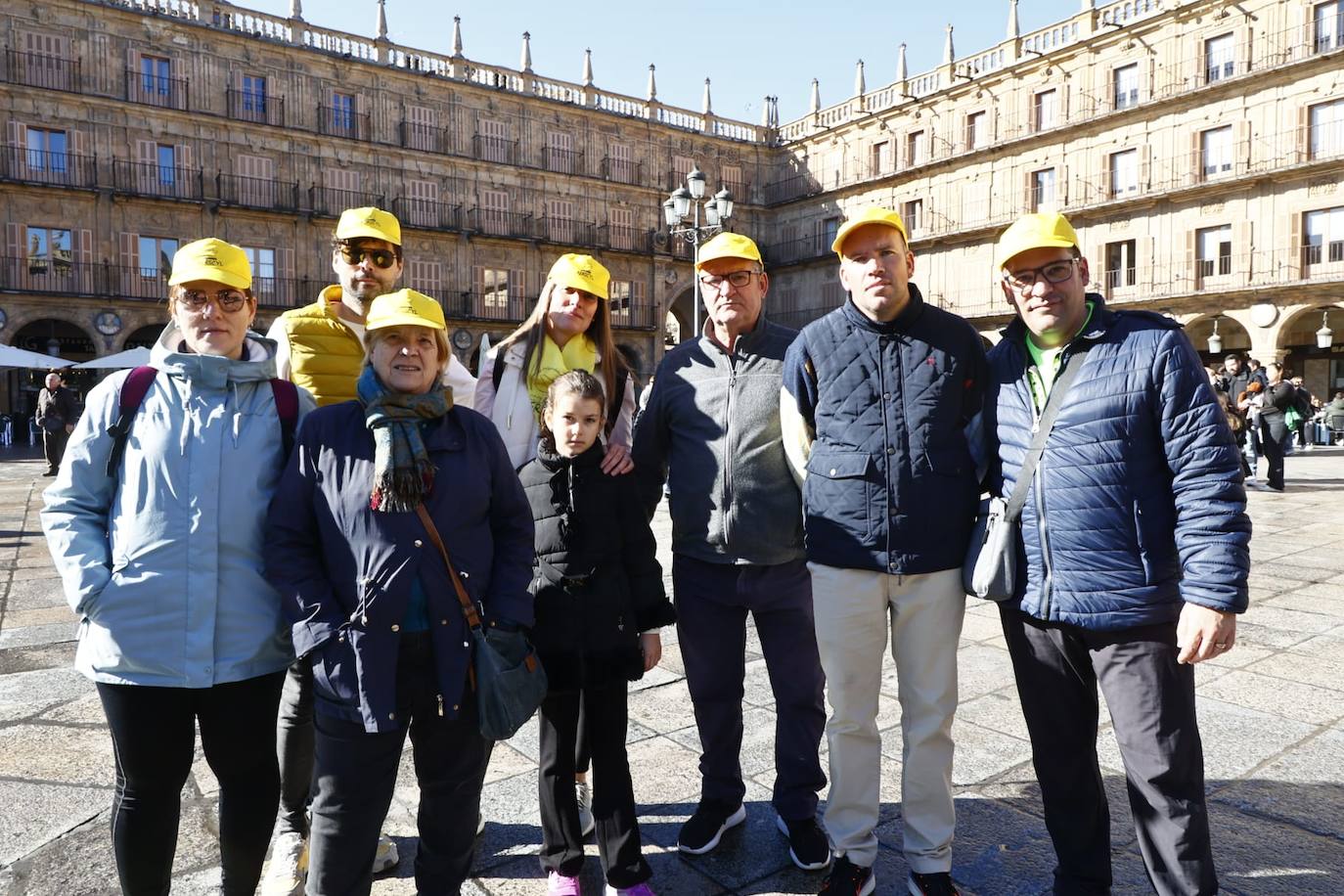 La marcha solidaria por las enfermedades raras &#039;tiñe&#039; de amarillo las calles de Salamanca