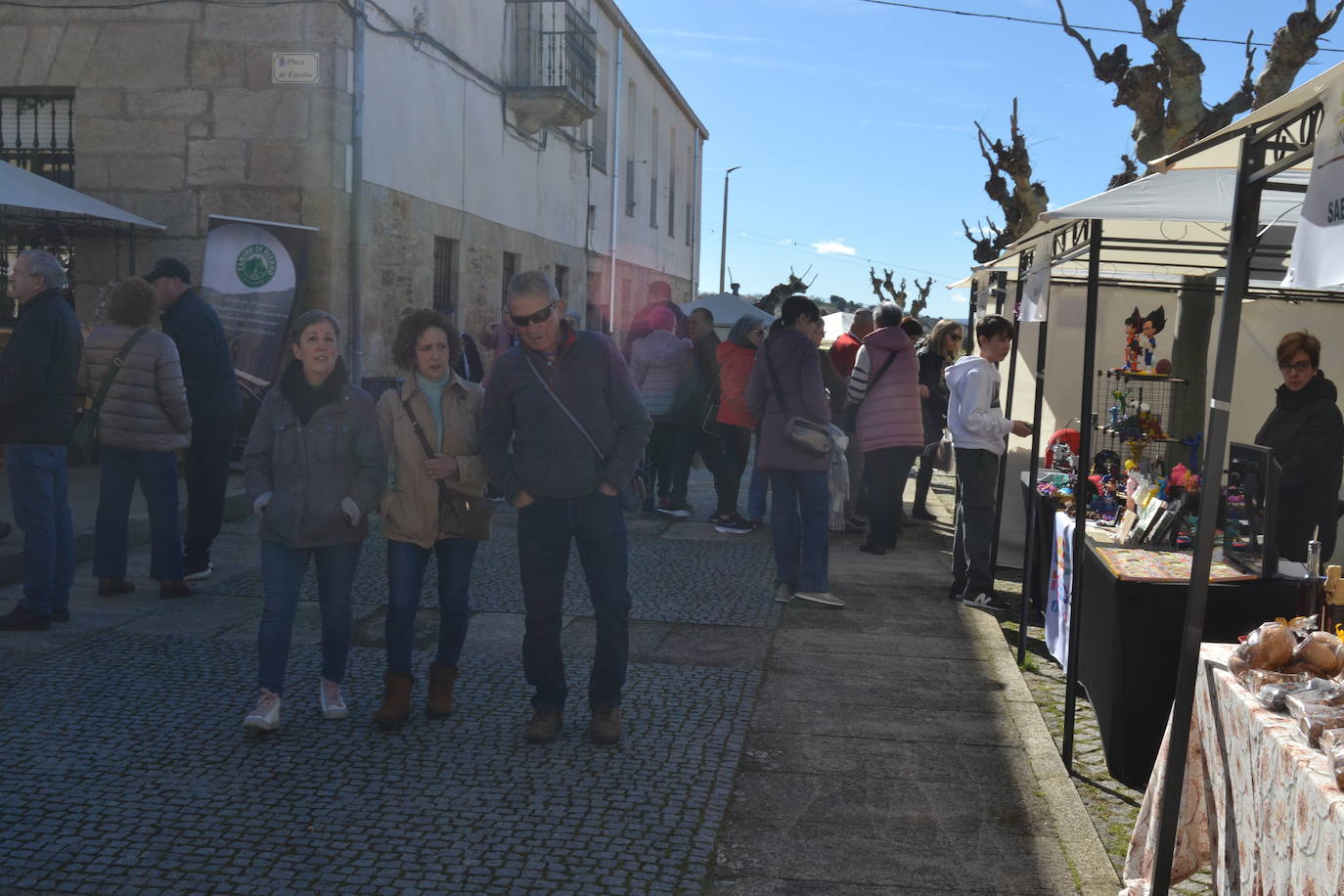 Gran animación en el Día del Almendro de La Fregeneda