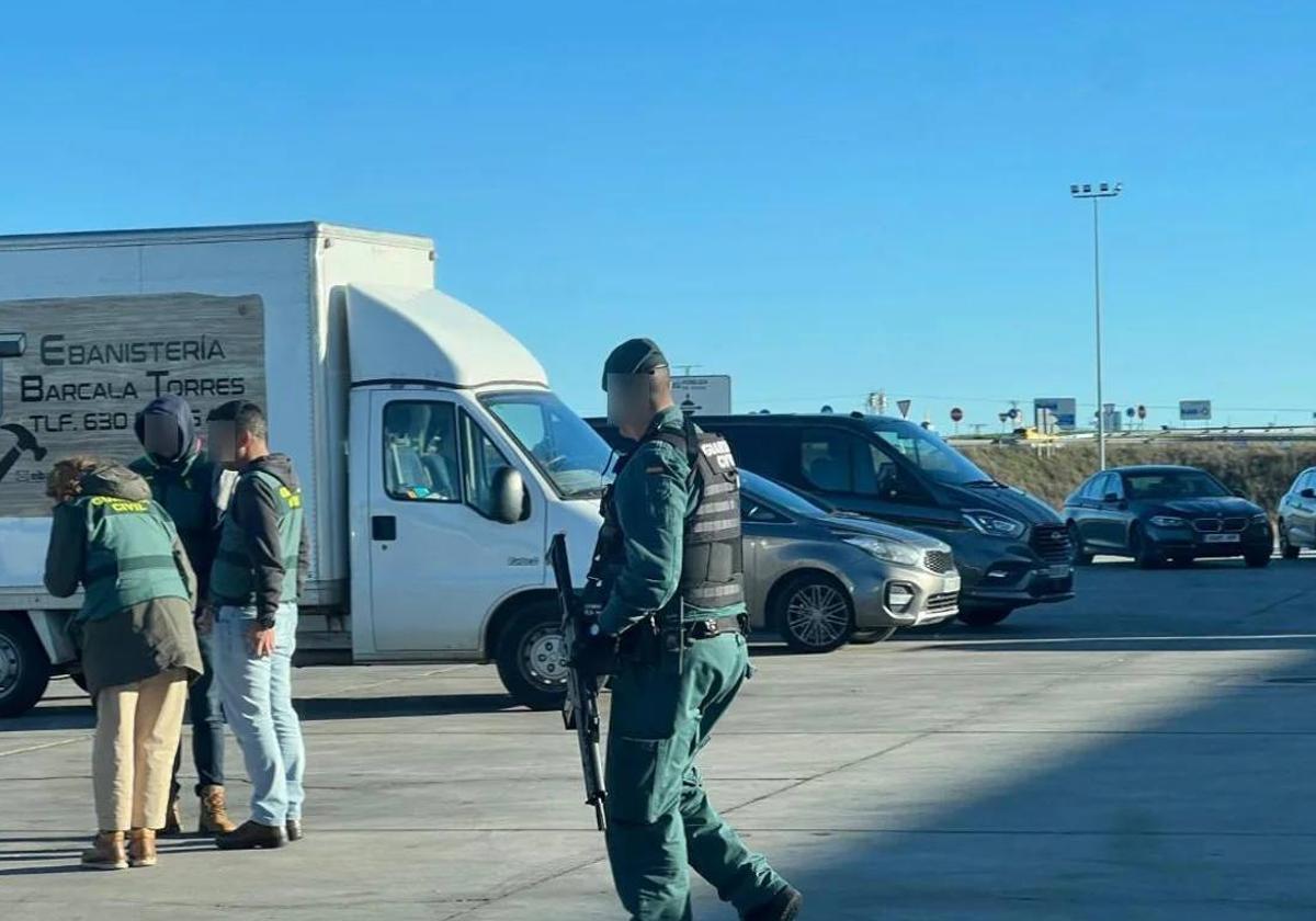 Imagen de la operación antidroga en Robliza de Cojos.