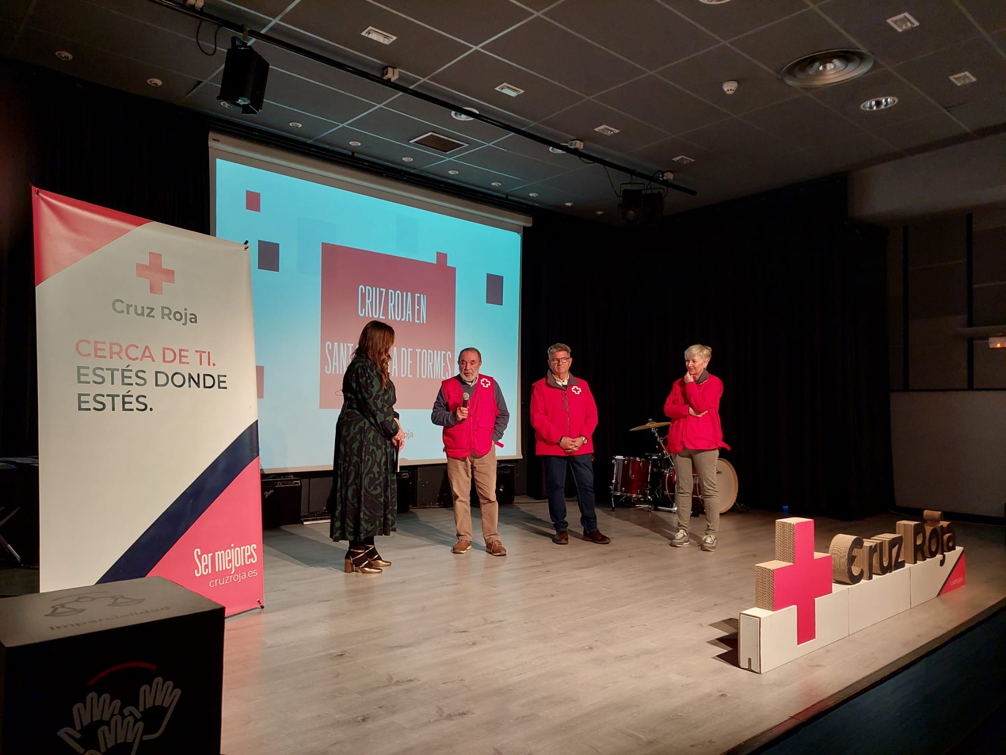 Santa Marta acoge una gala de Cruz Roja que rinde homenaje a voluntarios, socios y colaboradores