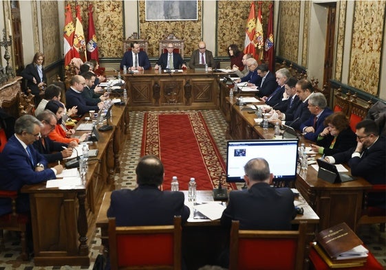 Momento de la sesión plenaria celebrada en la Diputación de Salamanca correspondiente al mes de febrero