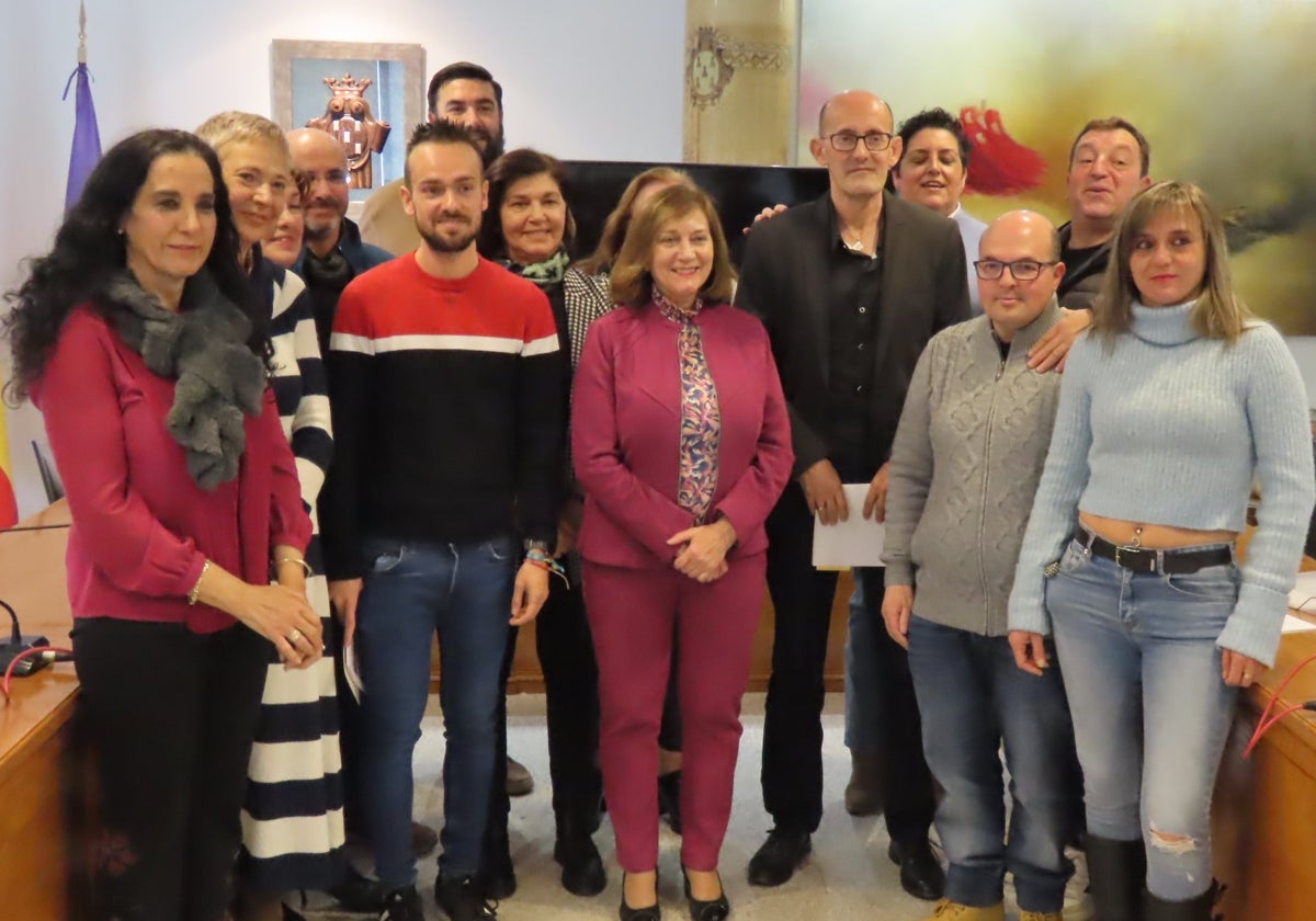 Foto de familia de participantes en la AFE de albañilería.