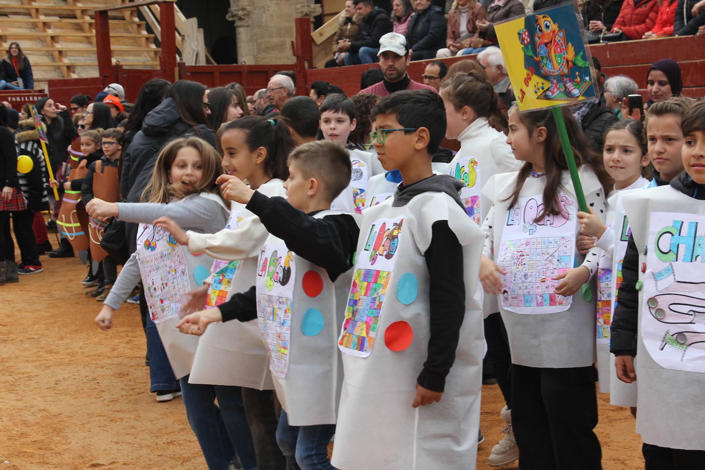 Los más pequeños dan el pistoletazo de salida al Carnaval del Toro