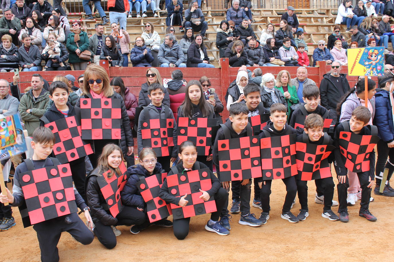 Los más pequeños dan el pistoletazo de salida al Carnaval del Toro